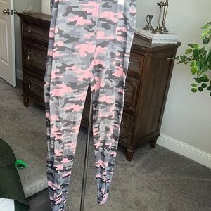 Camo Leggings - Pink and Gray